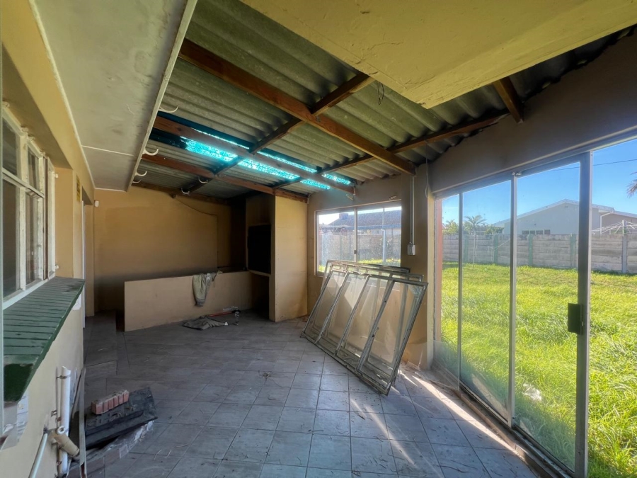 6 Bedroom Property for Sale in Rowallan Park Eastern Cape
